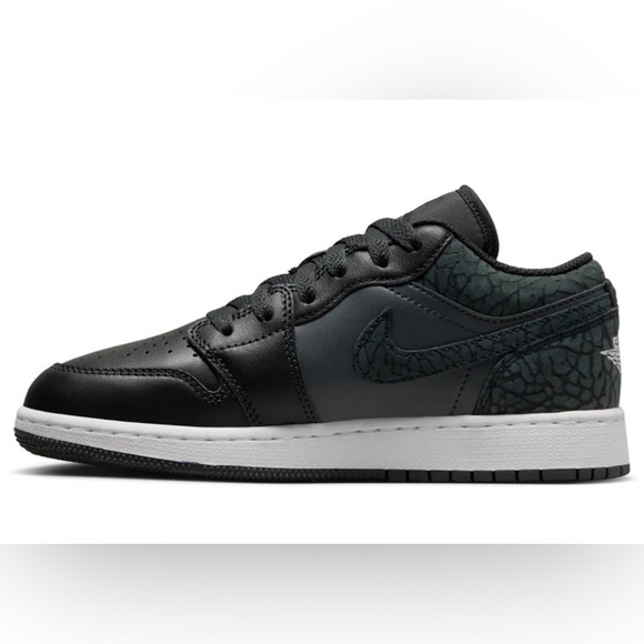 NIB!! Air Jordan 1 Low SE Sneaker - Off Noir/White/Black/Black - Picture 1 of 16